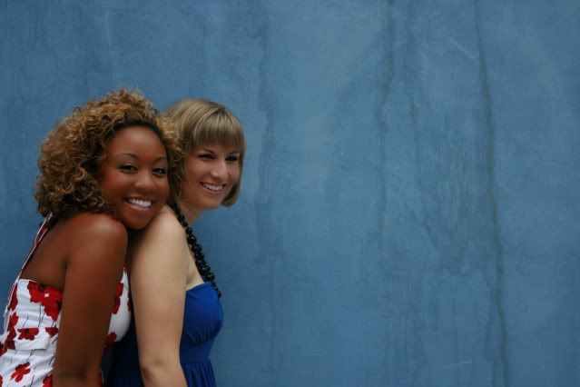 ampersand photography,mesa arts center,blue wall,best friends,bff,kaylee,jeanine